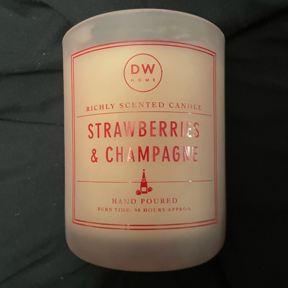 DW Home Strawberries & Champagne Candle